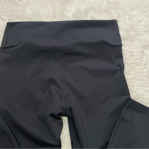 Nike dry fit women’s black capri leggings - Picture 3 of 6
